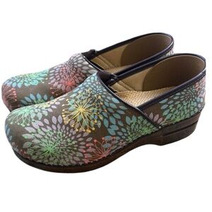 Dansko Vegan Starburst Floral Clogs Slip On Floral Comfort Shoes Women’s 41 10.5